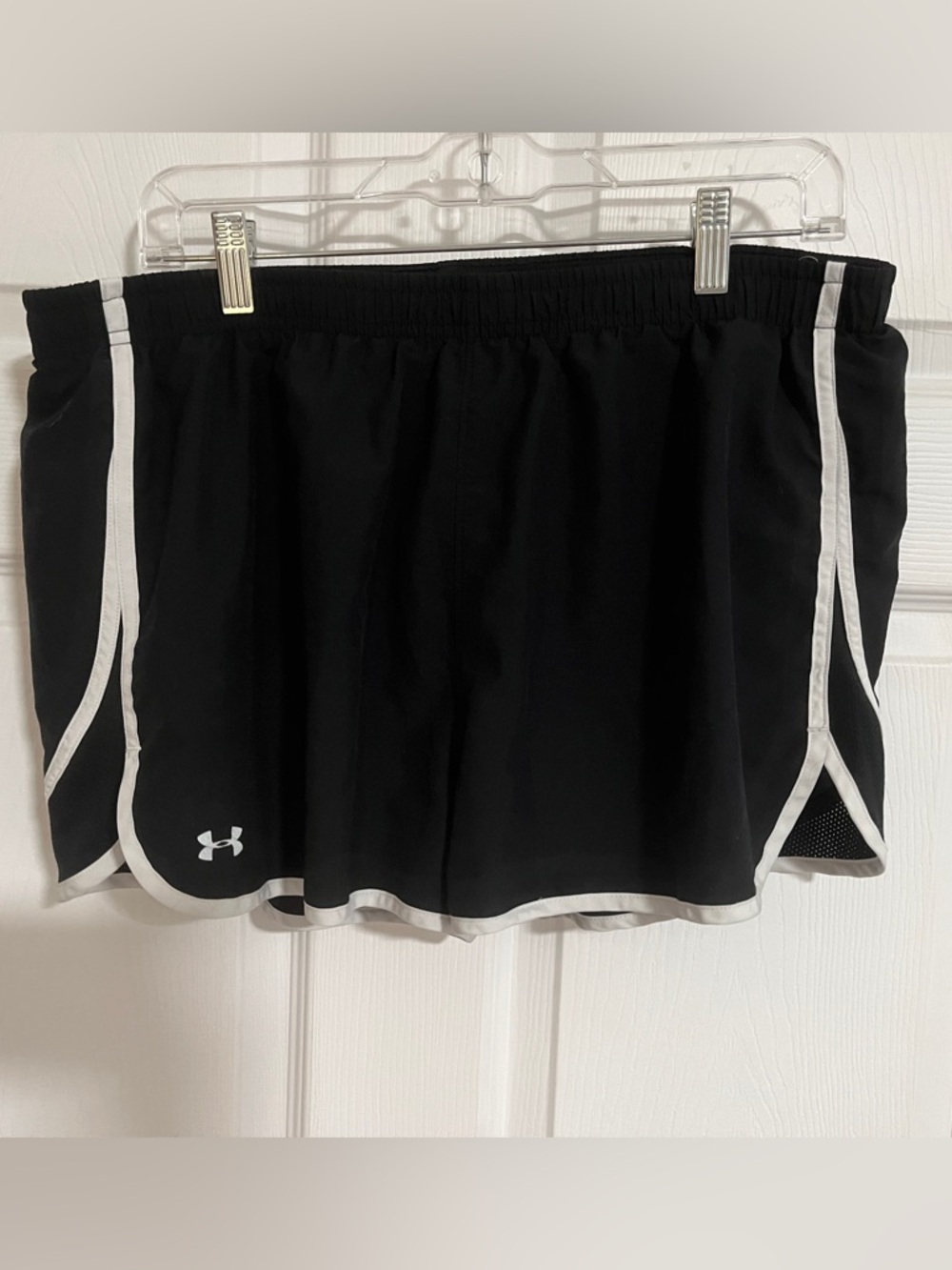 Under Armour HeatGear Women's
Athletic Shorts Black/White XL
Drawstring